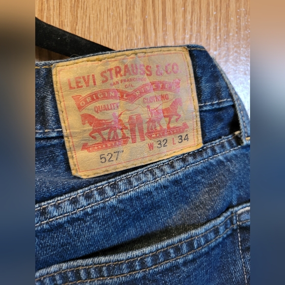 Men's Levi Strauss Jeans  size 32x34 - Picture 2 of 3